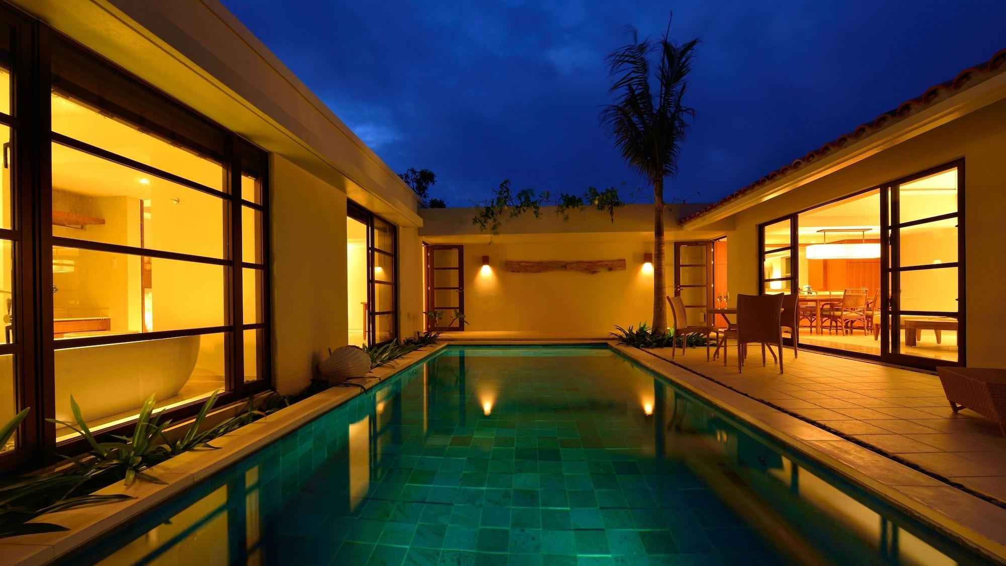 The Uza Terrace Beach Club Villas Йомитан Экстерьер фото